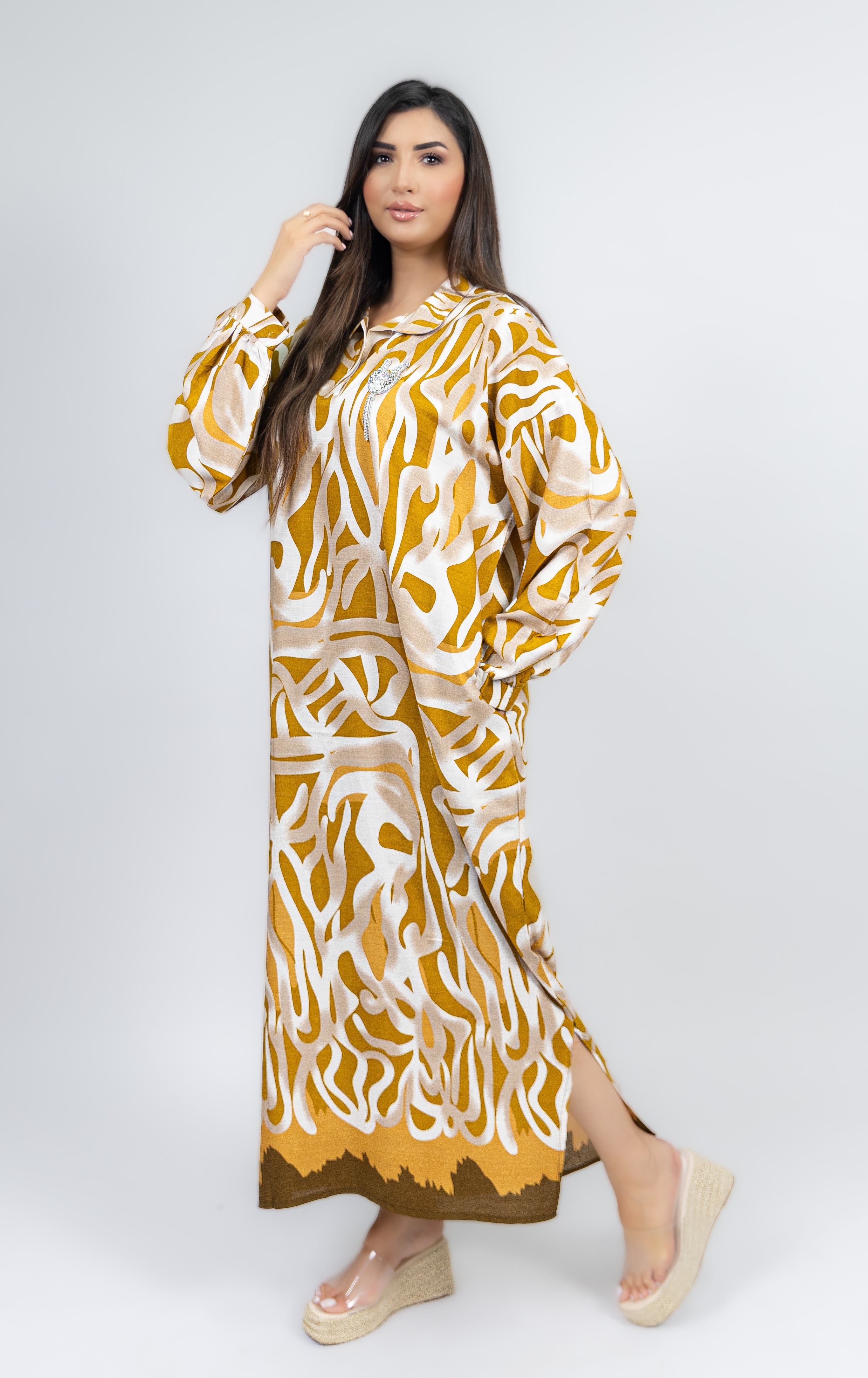 فستان "زينة" بياقة قميص