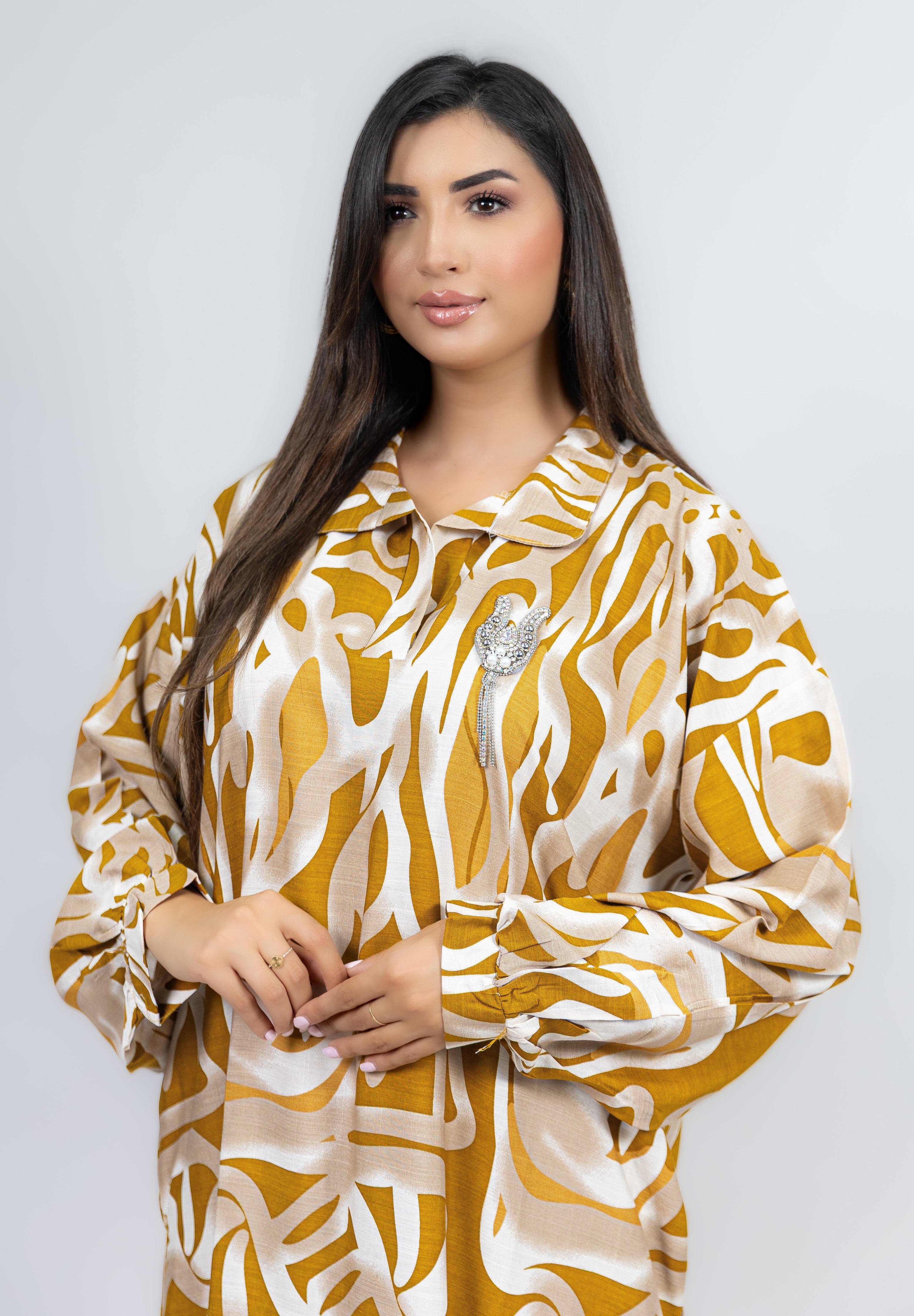 فستان "زينة" بياقة قميص